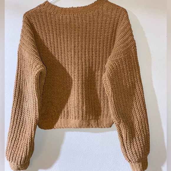 Cropped Hollister kint button Sweater - Picture 2 of 2